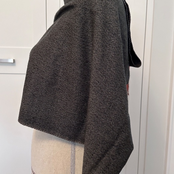 Woman’s GAP Scarf - Picture 2 of 8